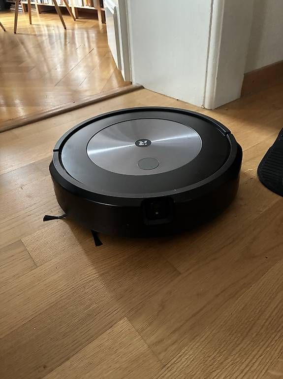 Aspirapolveri & Accessori: Aspirateur robot Roomba j7+ – Usato da Lausanne venduto da OliviaFramboise 2
