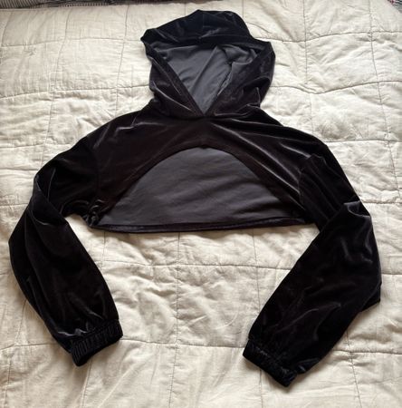 Schwarzer Samt Crop Hoodie Gr. S - Sehr trendy für den Somme