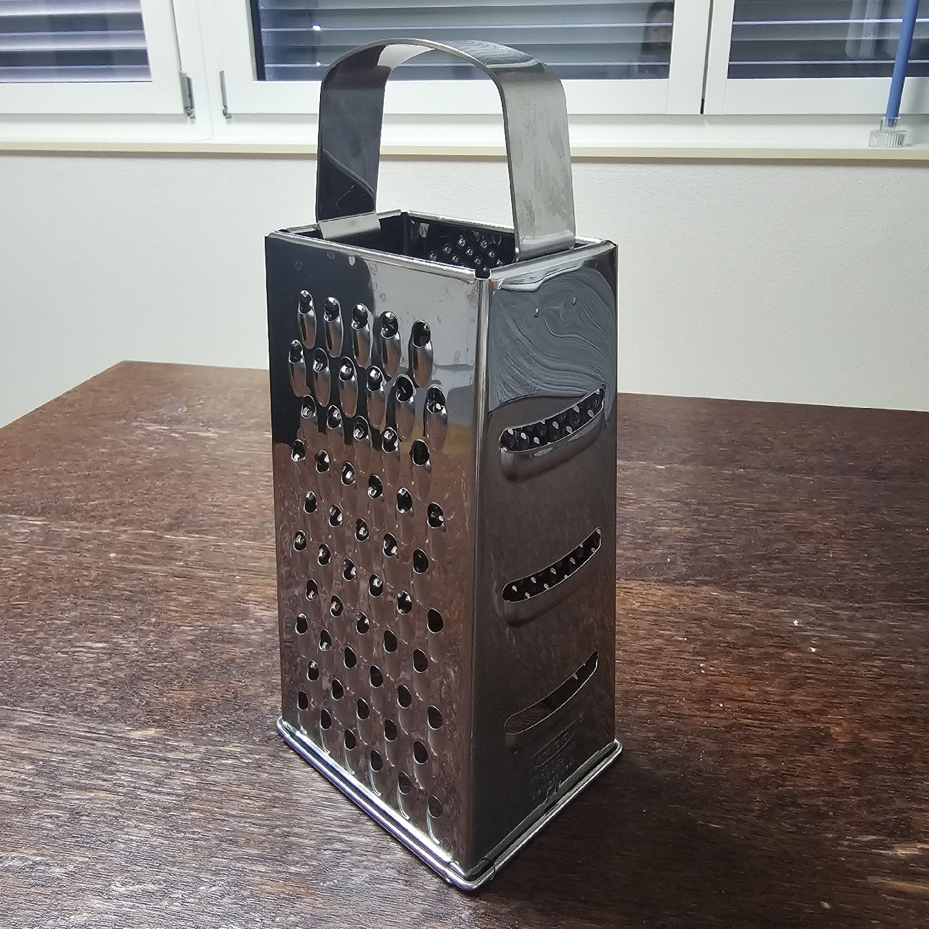 Elettrodomestici da cucina: Stainless Steel Four-Sided Kitchen Grater – Usato da Regensdorf venduto da kim_w6dy 1