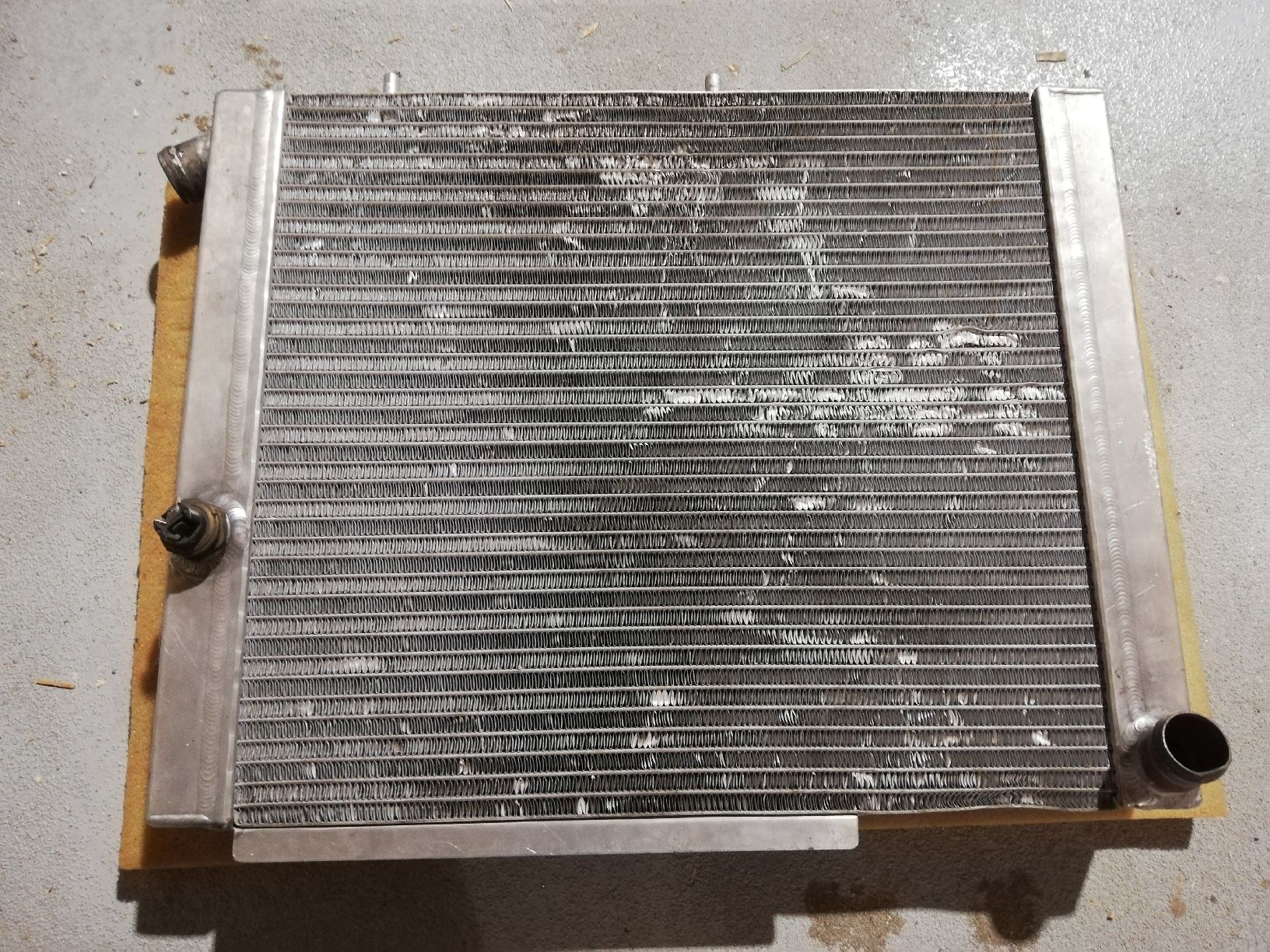 Renault Tutti pezzi di ricambio auto: Radiateur pace product Renault 5 GTturbo – Usato da Bourrignon venduto da Quicksson 1