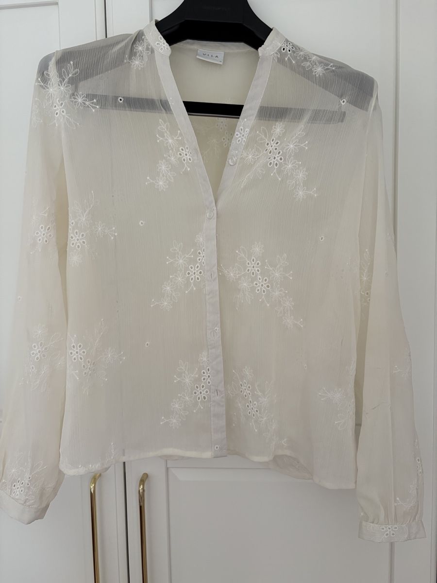 Vila Camicette: Vila Embroidered Blouse 38 – Nuovo (secondo la descrizione) da Thalwil venduto da ste_jwm7