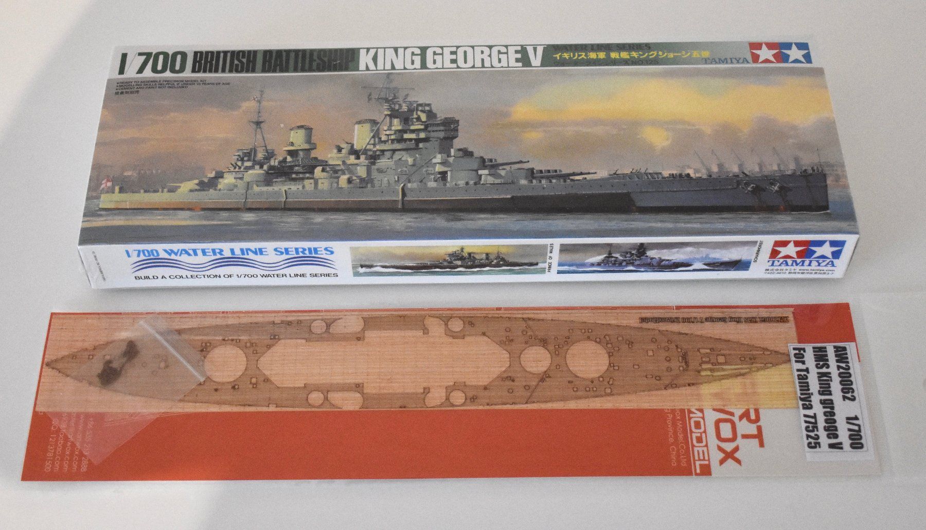 3 navires de la Royal Navy 1/700. 1 Tamiya et 2 Trumpeter. (Neu und ...