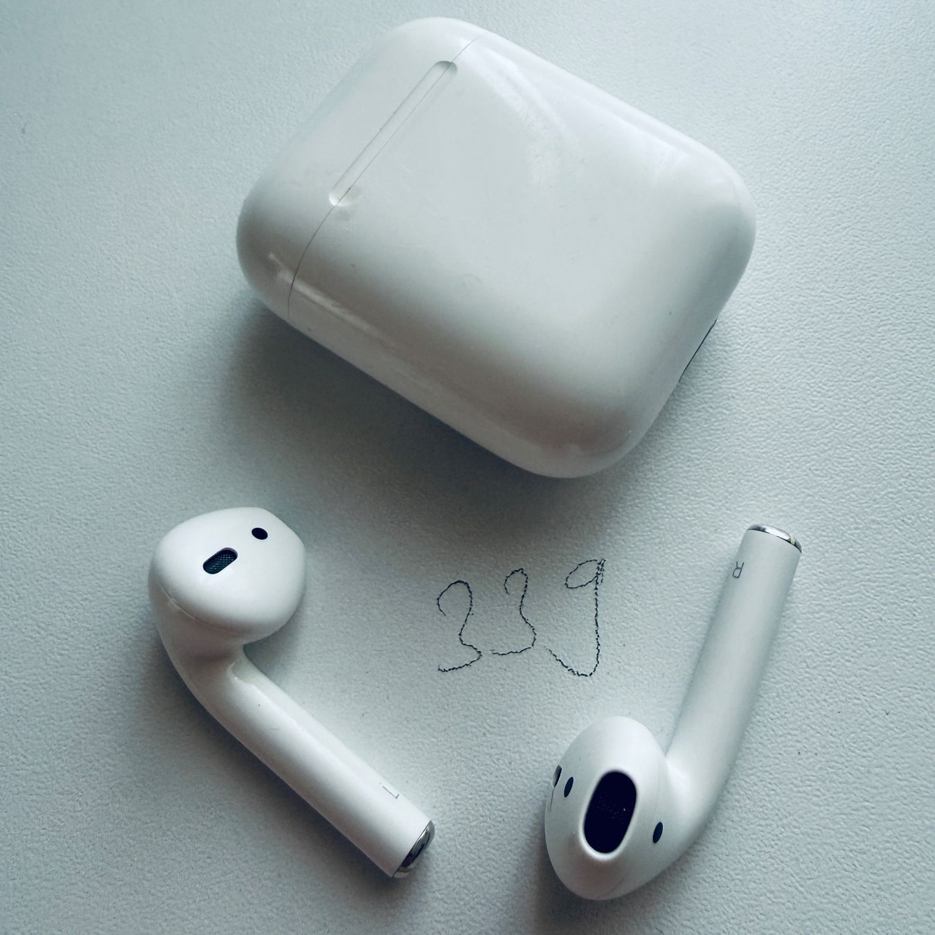 Apple Kopfhörer: Original Apple AirPods 2 Gen. Wireless Kopfhörer & Case – Gebraucht aus Basel von MY.AIRPODS.SHOP 6