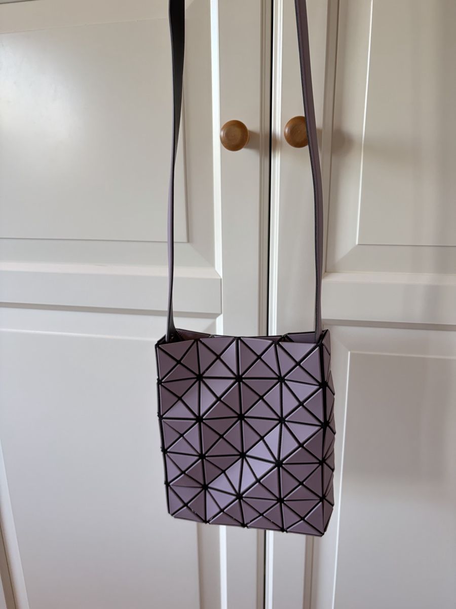 Borse da donna: Bao Bao Purple Sling Bag – Usato da St.Josefen venduto da lop_lh8d 2