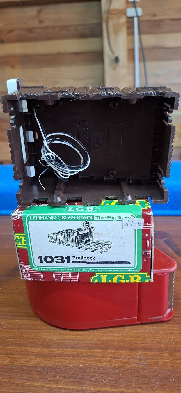 LGB Modellini di ferrovie: LGB 1031 Prellbock mit Beleuchtung – Nuovo e nell'imballaggio originale da Münsingen venduto da wd65 1