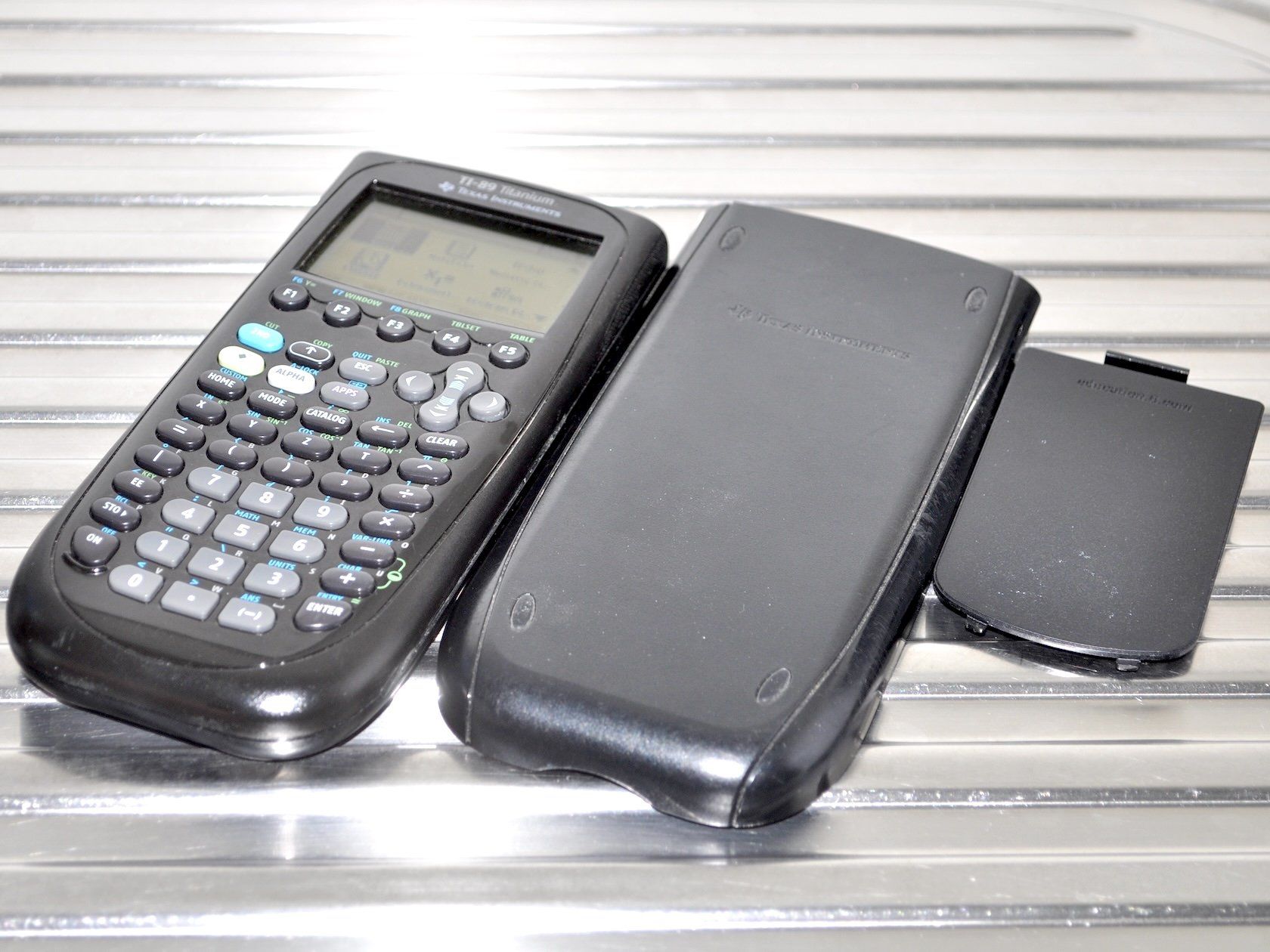 Texas Instruments Calcolatrici tascabili: Texas Instruments TI-89 Titanium, technischer Rechner, BASIC – Usato da Emmen venduto da renerich 4