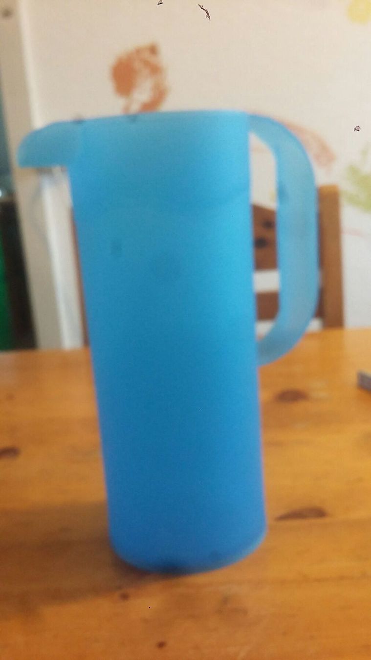 Recipients et similaires: 2 pots en plastique. – D'occasion à Miecourt par Marly1 7