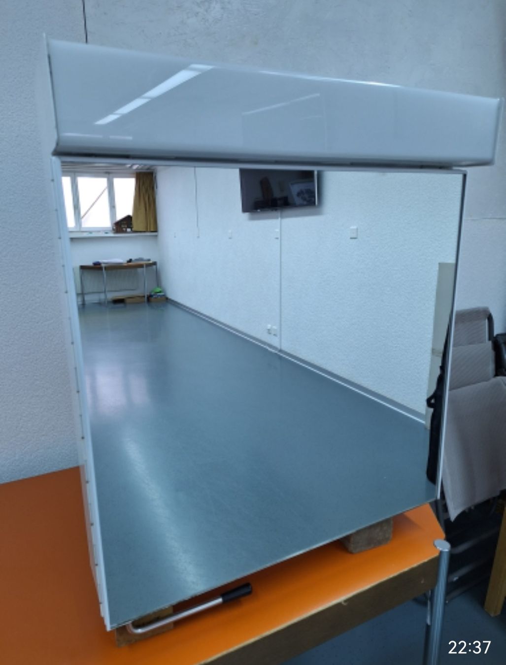 Armadietti a specchio: Pflege Spiegelschrank mit Leuchte – Usato da Schwarzenegg venduto da musi09