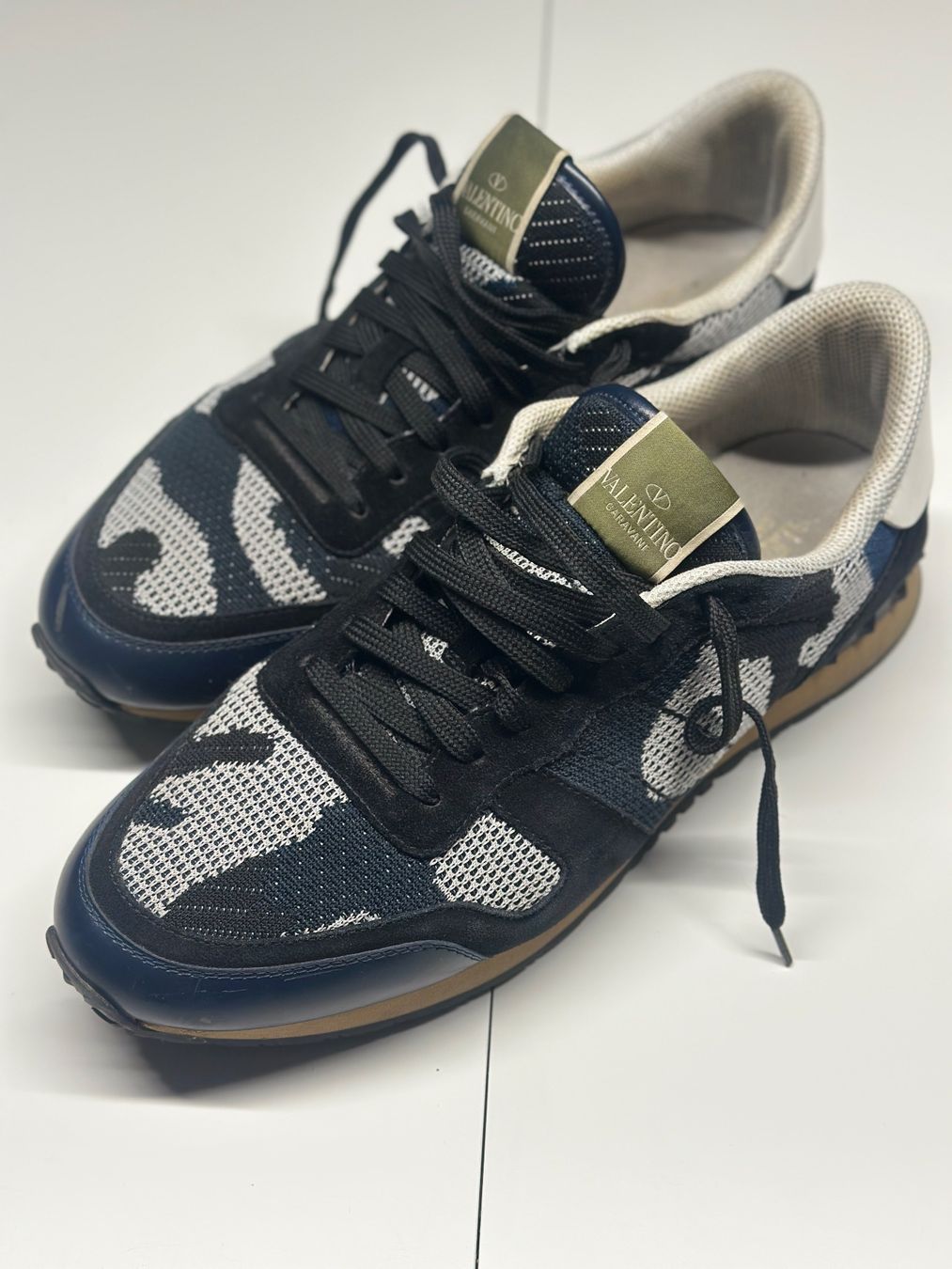 Valentino Herrenschuhe: Valentino Garavani Sneaker, Gr. 44 – Gebraucht aus Andelfingen von Alex8185 1
