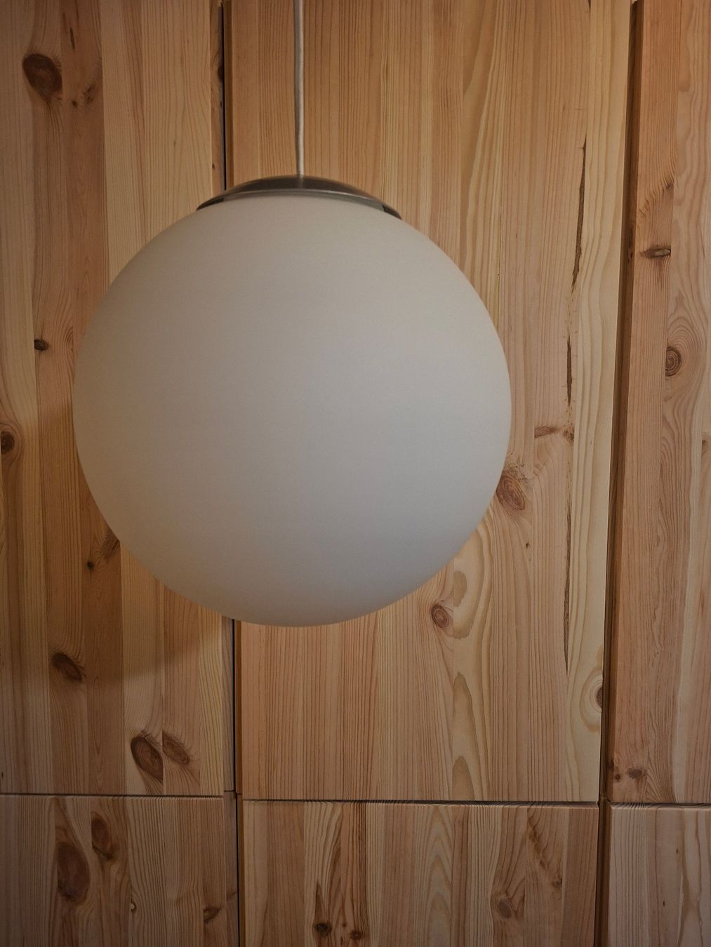 Lampadari & plafoniere: Vintage Hängeleuchte Opalglaskugel. Deckenleuchte. – Usato da St.Niklausen LU venduto da Wirdbereitsverwendet 2