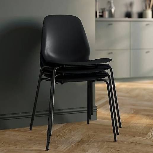 Sedie: 2 Chaises IKEA noires - SKÅLSTA – Usato da Lausanne venduto da aur_9xhm 2