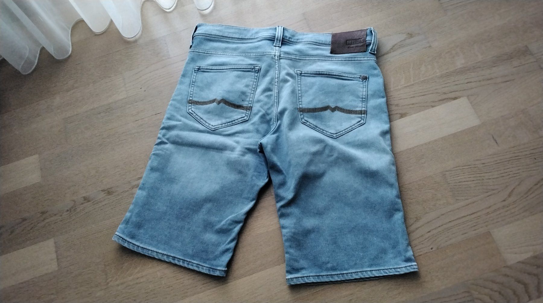 Jeans: MUSTANG  SHORTS GR. 34 – Usato da Steinhausen venduto da pinu09 3