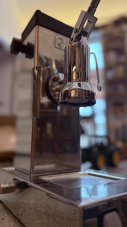 Kaffeemaschinen & Espressomaschinen: Machine à café de grande qualité pour expressos – Gebraucht aus Attalens von cdevries159753 1