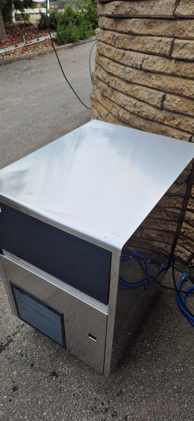 Tutte le macchine: machine a Flocon de glace Brema gb 902a – Usato da Berlens venduto da ETE68 3