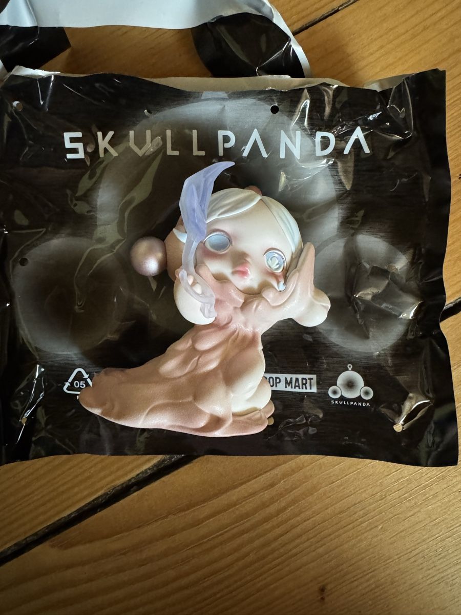 Pop Mart Figuren: Skullpanda Figur Original von Popmart – Gebraucht aus Gümligen von JCJewell