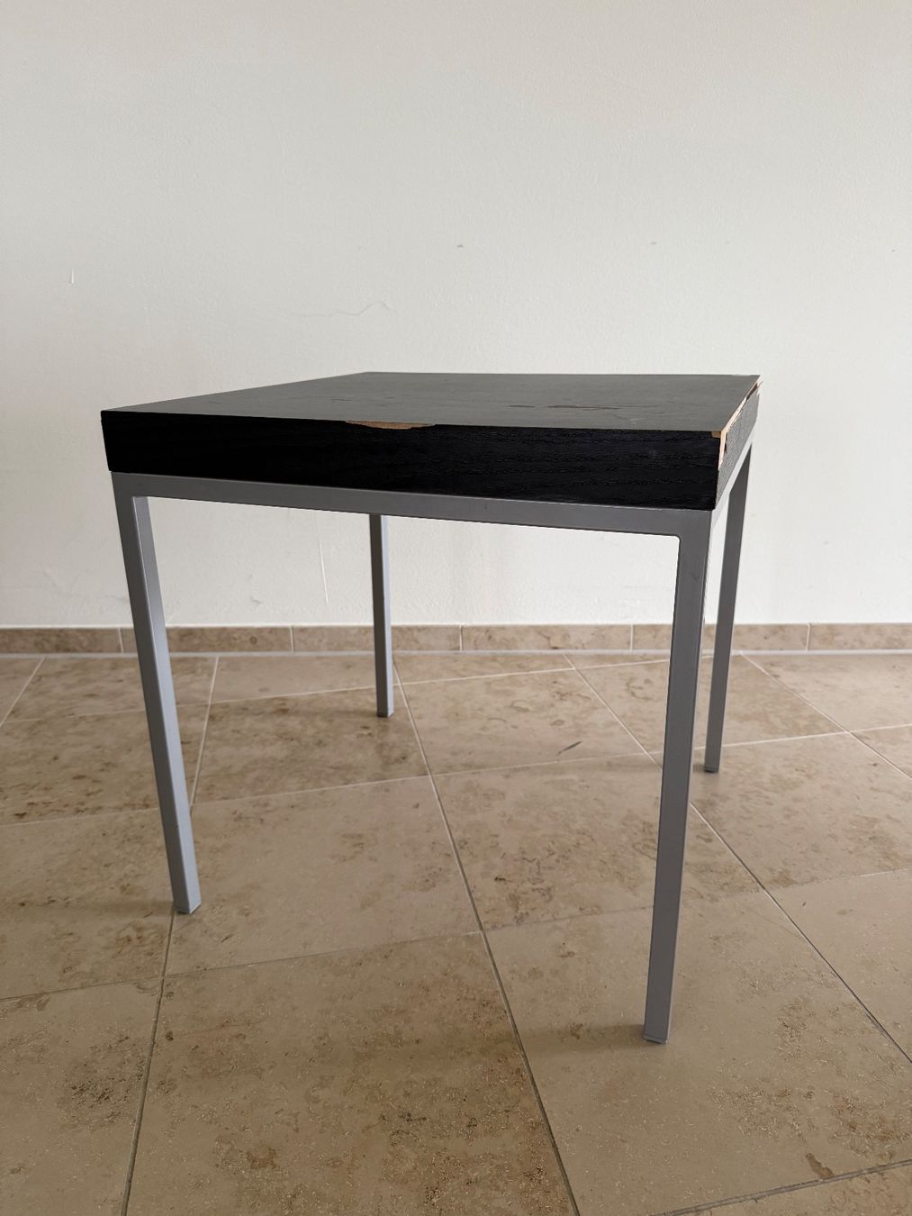 Tables: Kleiner Tisch schwarz – D'occasion à Zürich par fab_k6zw