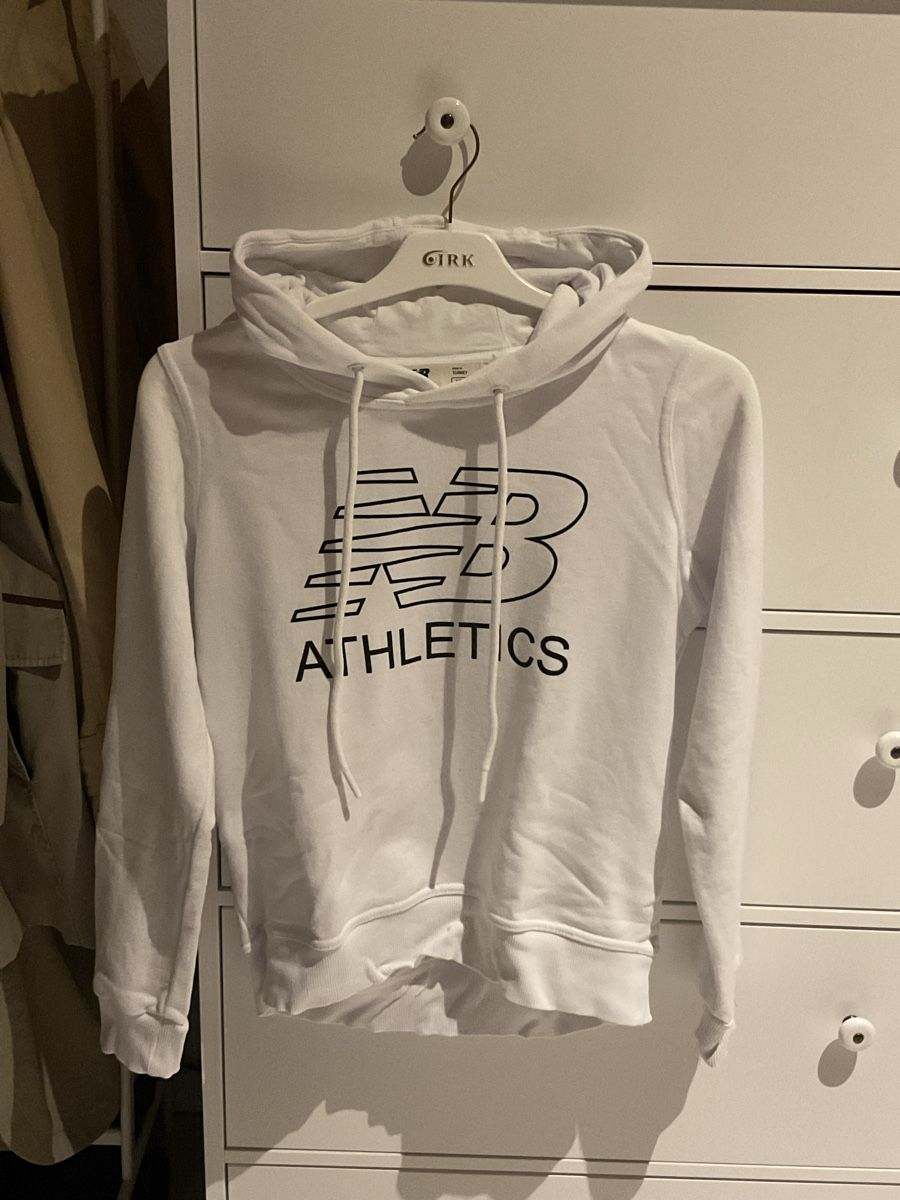 New Balance Jacken: New Balance Hoodie white size M – Gebraucht aus Hinwil von isa_5thg