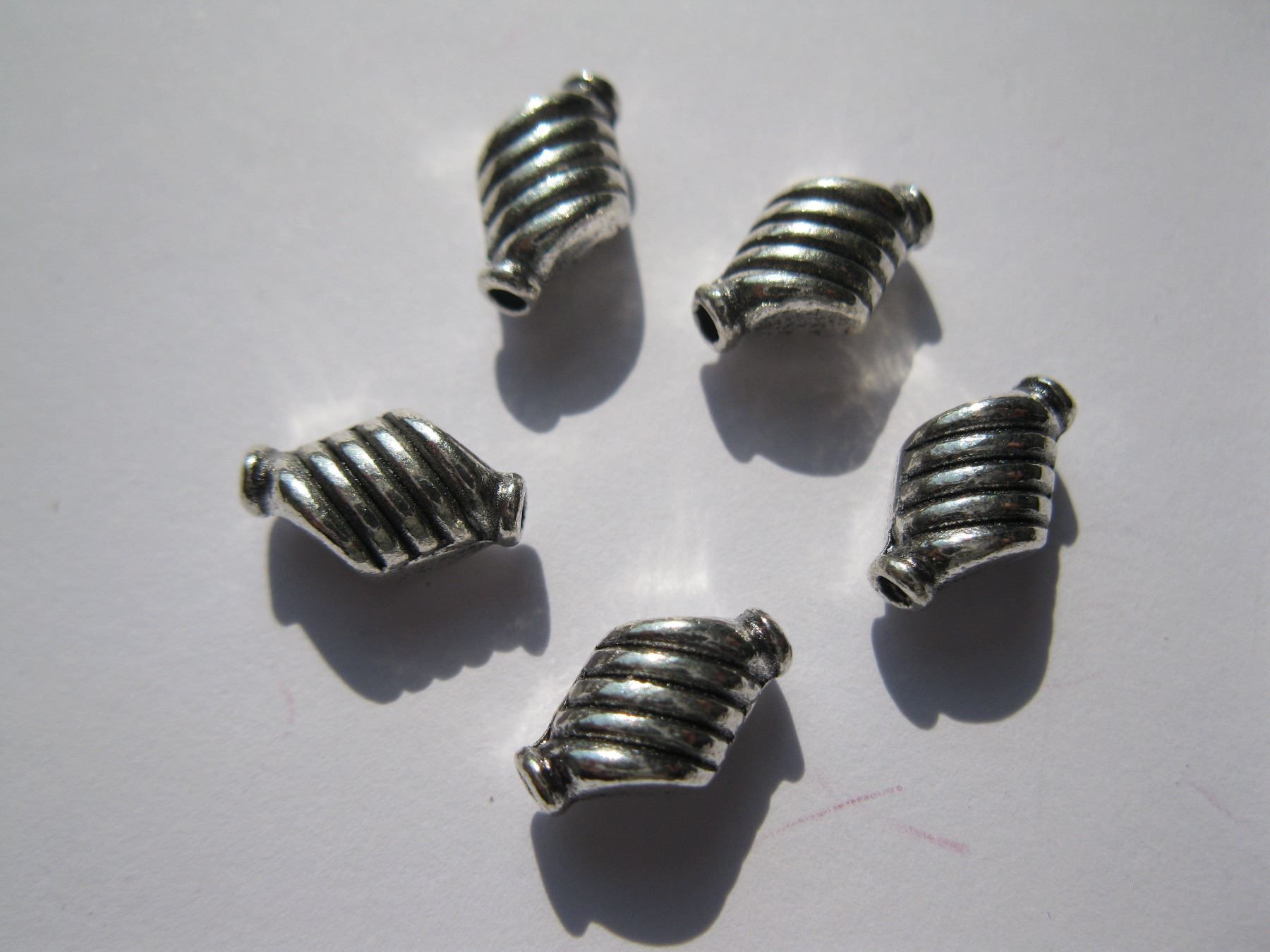 Perlen (unechte): 20 Metallperlen 10x6mm – Neu und originalverpackt aus St. Margarethen TG von LuanaKa