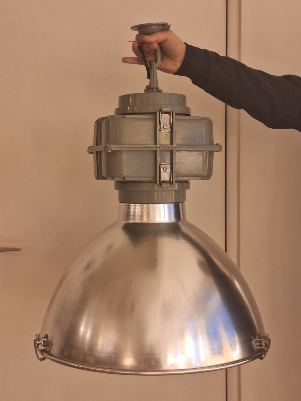 Lampes: Industrieleuchte – D'occasion à Bülach par 4170FT 1