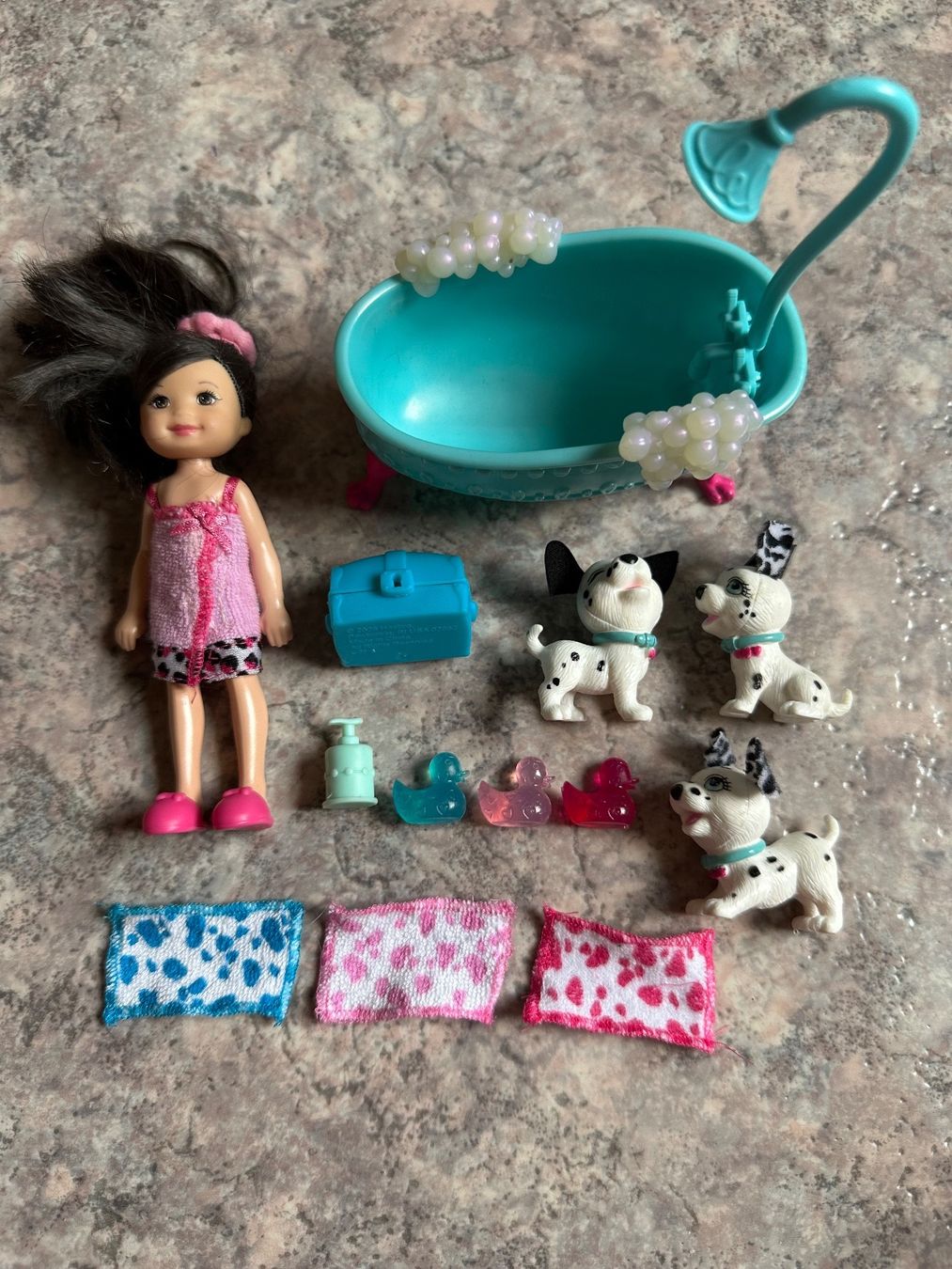 Spielzeuge: Barbie Hundebad-Tag Set – Gebraucht aus Riedt b. Erlen von sina.aline