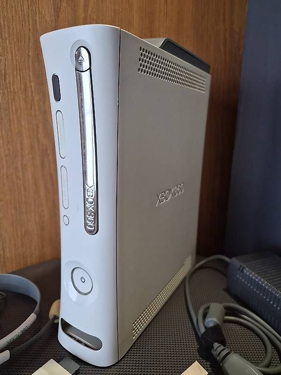 Console: Xbox 360 60GB Konsole, 1 Controller + Headset, 11 Spiele – Usato da Berg TG venduto da pas_mft2 4