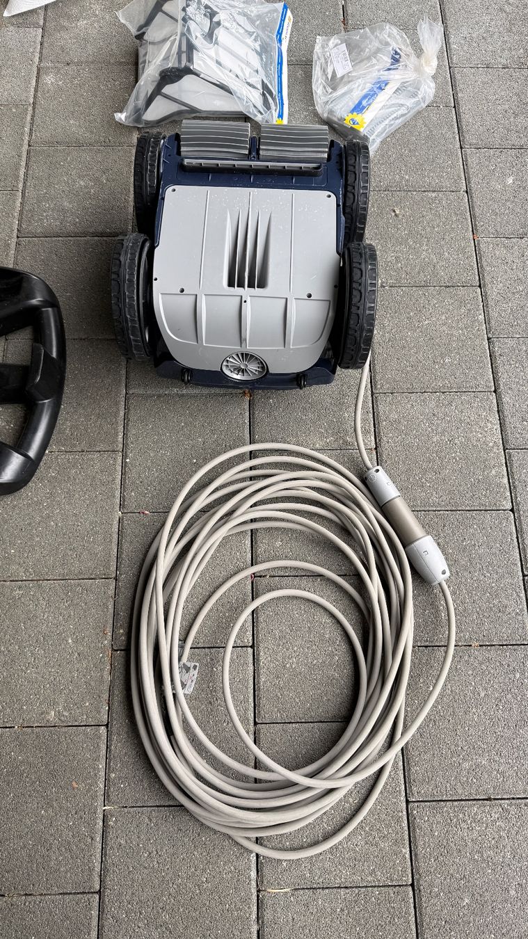 Schwimmbad-Zubehör: Zodiac Alpha 6700 iQ PRO Poolroboter 4WD – Gebraucht aus Zumikon von ste_pb9b 4