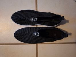 Sport Schuhe schwarz