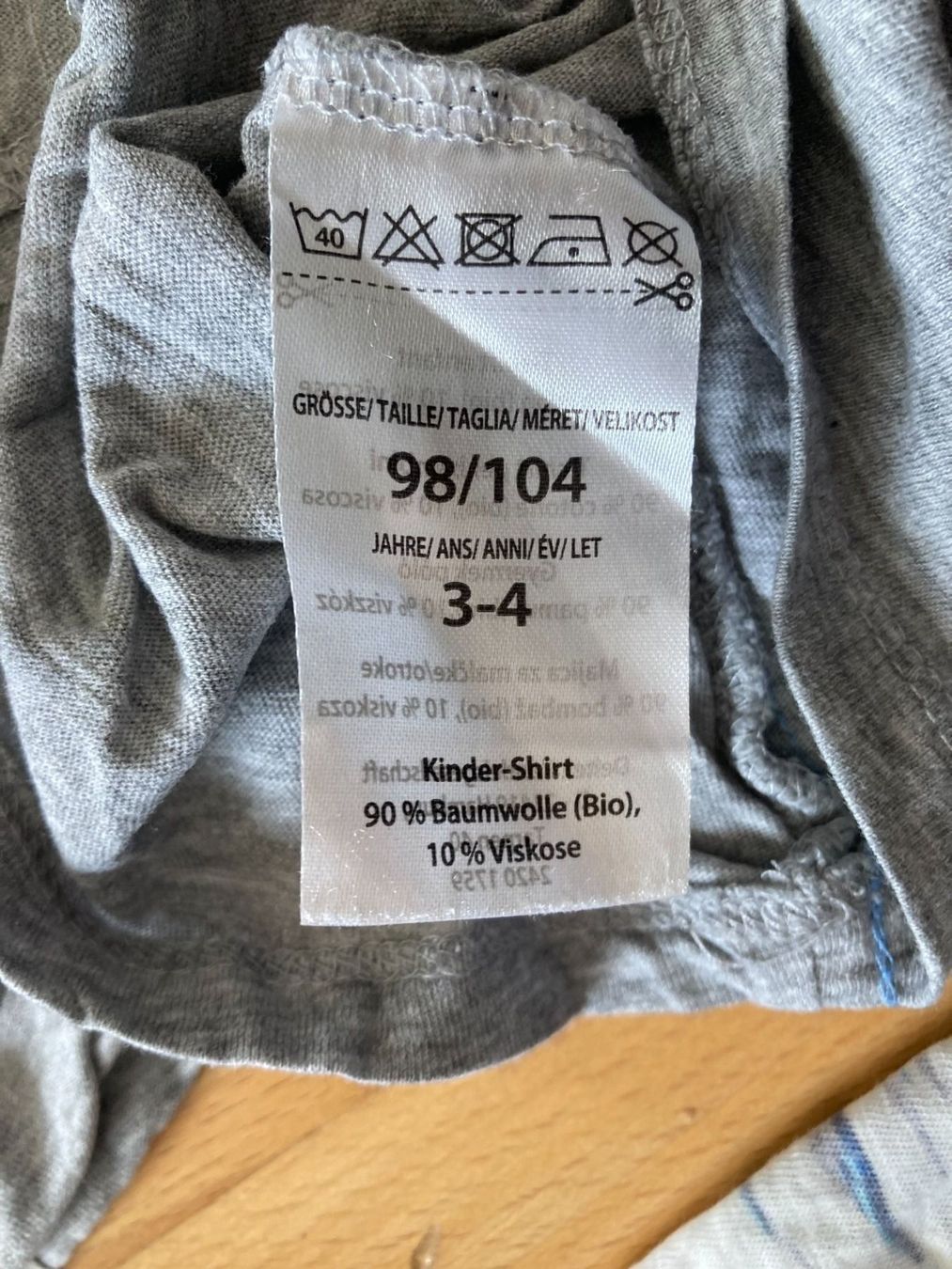 Camicie, T-shirt & Polo: 2 T-Shirts kurzarm "Dana Schweiger" – Usato da Muttenz venduto da Juvenile33 4