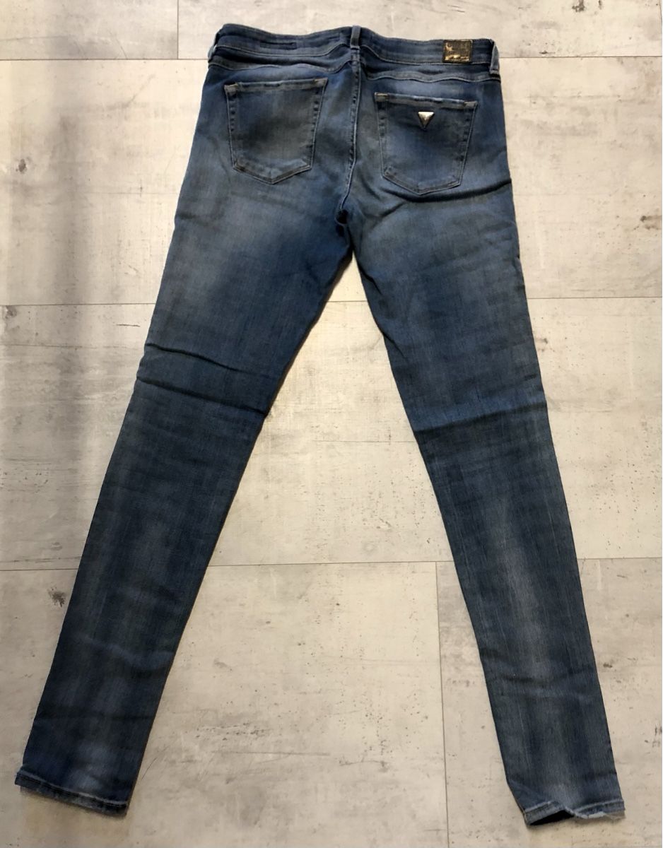 Guess Jeans: 3 Jeans Guess taille 28 US – Nuovo (secondo la descrizione) da Renan BE venduto da atila08 1