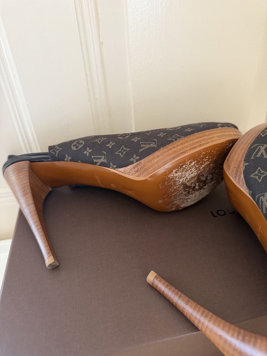 Louis Vuitton Scarpe da donna: Louis Vuitton Slingpumps Monogram Canvas braun Grösse 41 – Nuovo (secondo la descrizione) da Uetikon am See venduto da jan_bx6p 3