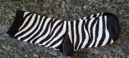 Socken mit Zebramuster schwarz weiss Grösse 35-38 neu