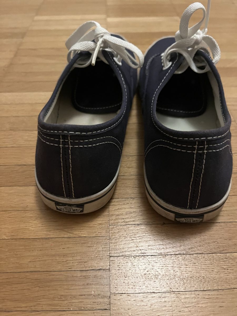 Vans Scarpe da uomo: Vans Authentic, dunkelblaue Stoffschuhe, Grösse 39 – Usato da Jona venduto da ch7_bc5v 3