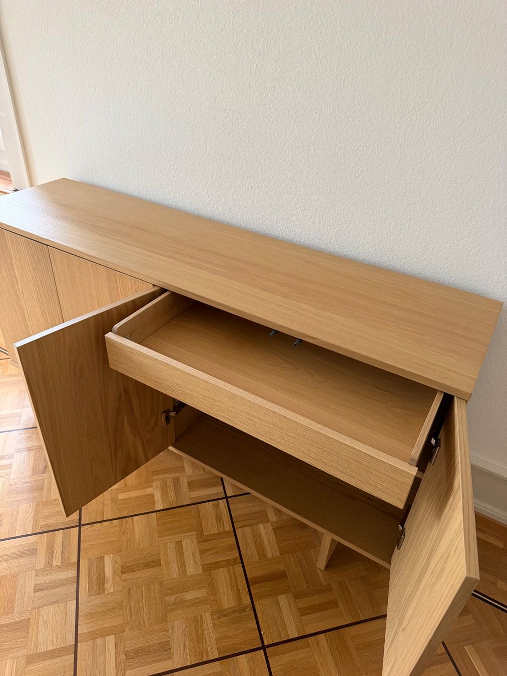 Cassettiere: IKEA STOCKHOLM 2025 Sideboard Eichenfurnier – Usato da St. Gallen venduto da mai_2rt7 3