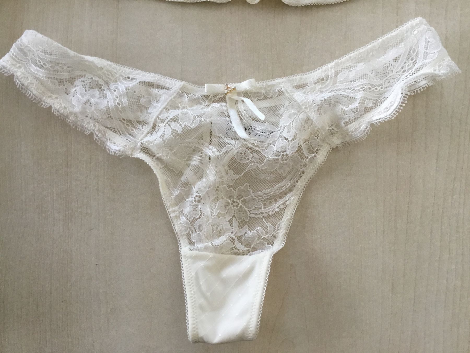 Altra biancheria intima: Valisere / Korsett / Bustier + String / 75B + 38 / creme – Usato da St. Gallen venduto da mamavonbubu 2