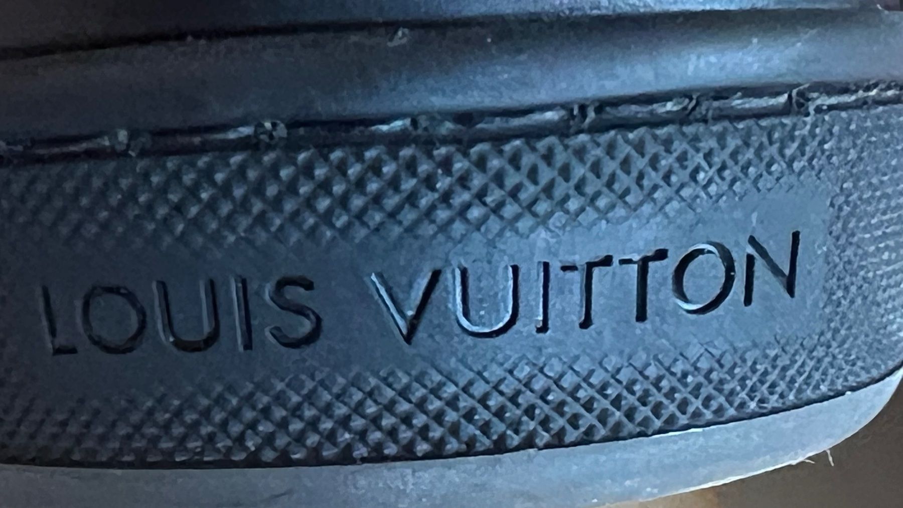 Louis Vuitton Scarpe da uomo: Louis Vuitton Sneakers noir – Nuovo (secondo la descrizione) da Wollerau venduto da Vinagoni 5