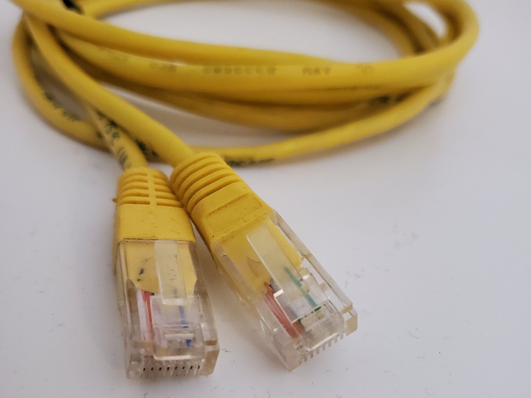 Cavi: Ethernet-Patchkabel Cat5e-Kabel RJ45-Stecker unterstützt PoE – Usato da Zürich venduto da BornInQueensland 2