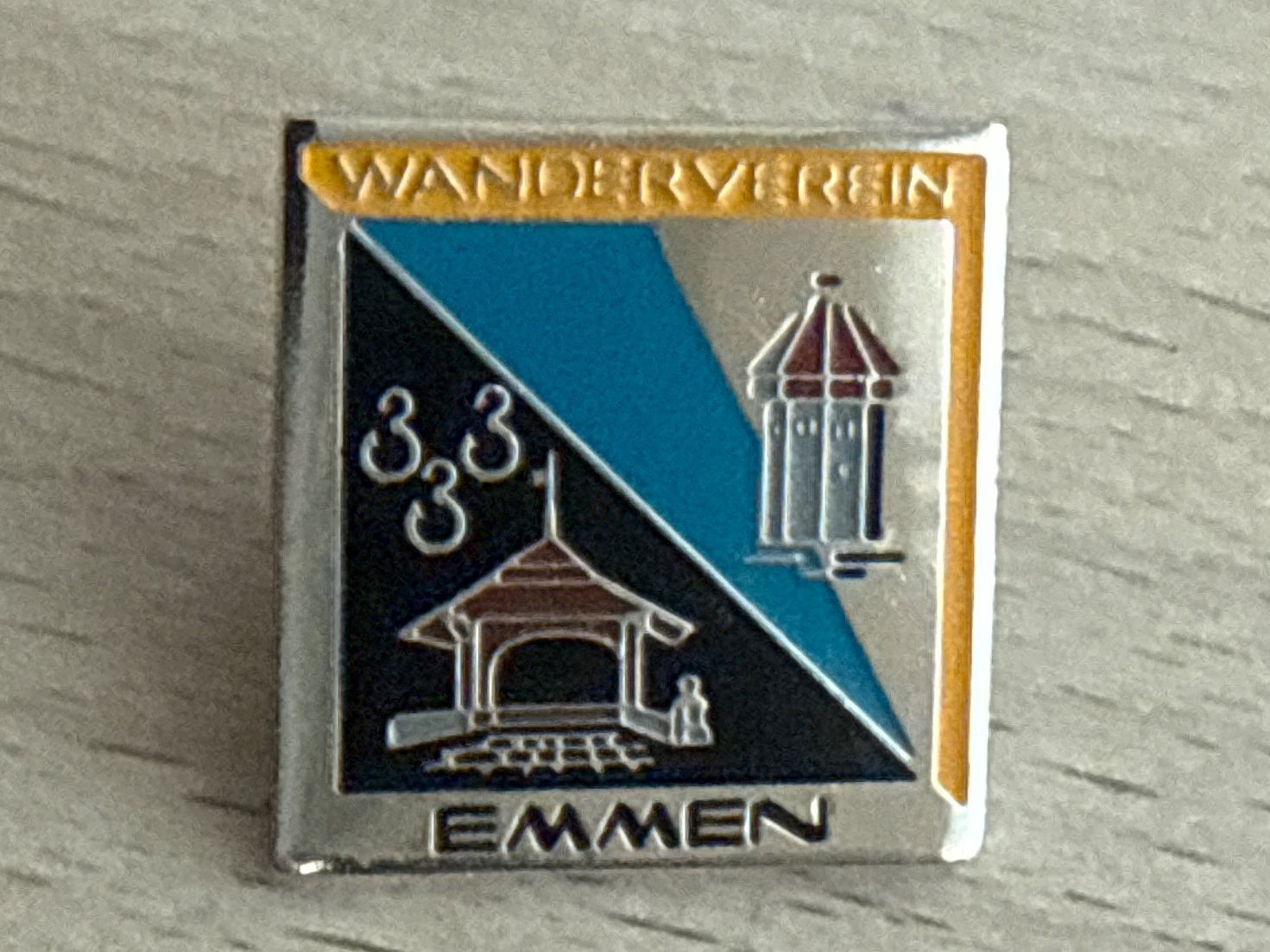 Plaquettes & Badges: Pin Wanderverein Emmen – D'occasion à Glattbrugg par Schweigmatt