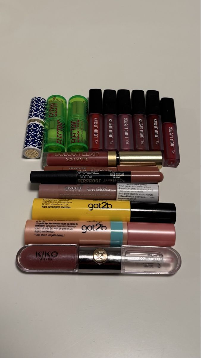 Make-up: Lipstick & Lip Gloss Bundle – Gebraucht aus Knonau von yuz_px92 1