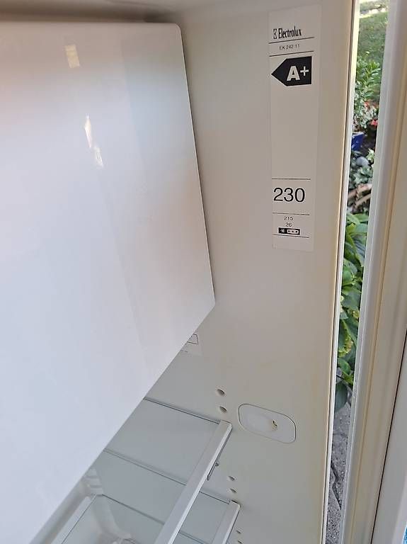 Frigoriferi: Electroluks Kühlschrank A+ – Usato da Uetendorf venduto da Albi125 3
