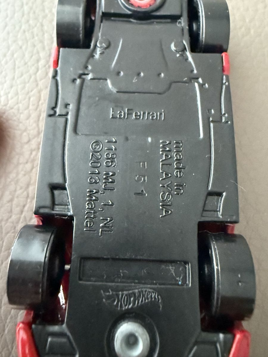 Hot Wheels Modellini d'auto: Modellino auto Ferrari LaFerrari rosso 2013 – Nuovo (secondo la descrizione) da Viganello venduto da mat_bds6 5