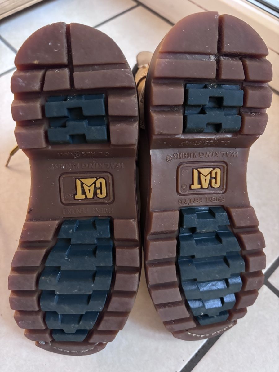 Caterpillar Scarpe da uomo: Scarponcini Caterpillar robusti, taglia 36 – Usato da Cadenazzo venduto da dede1973 1