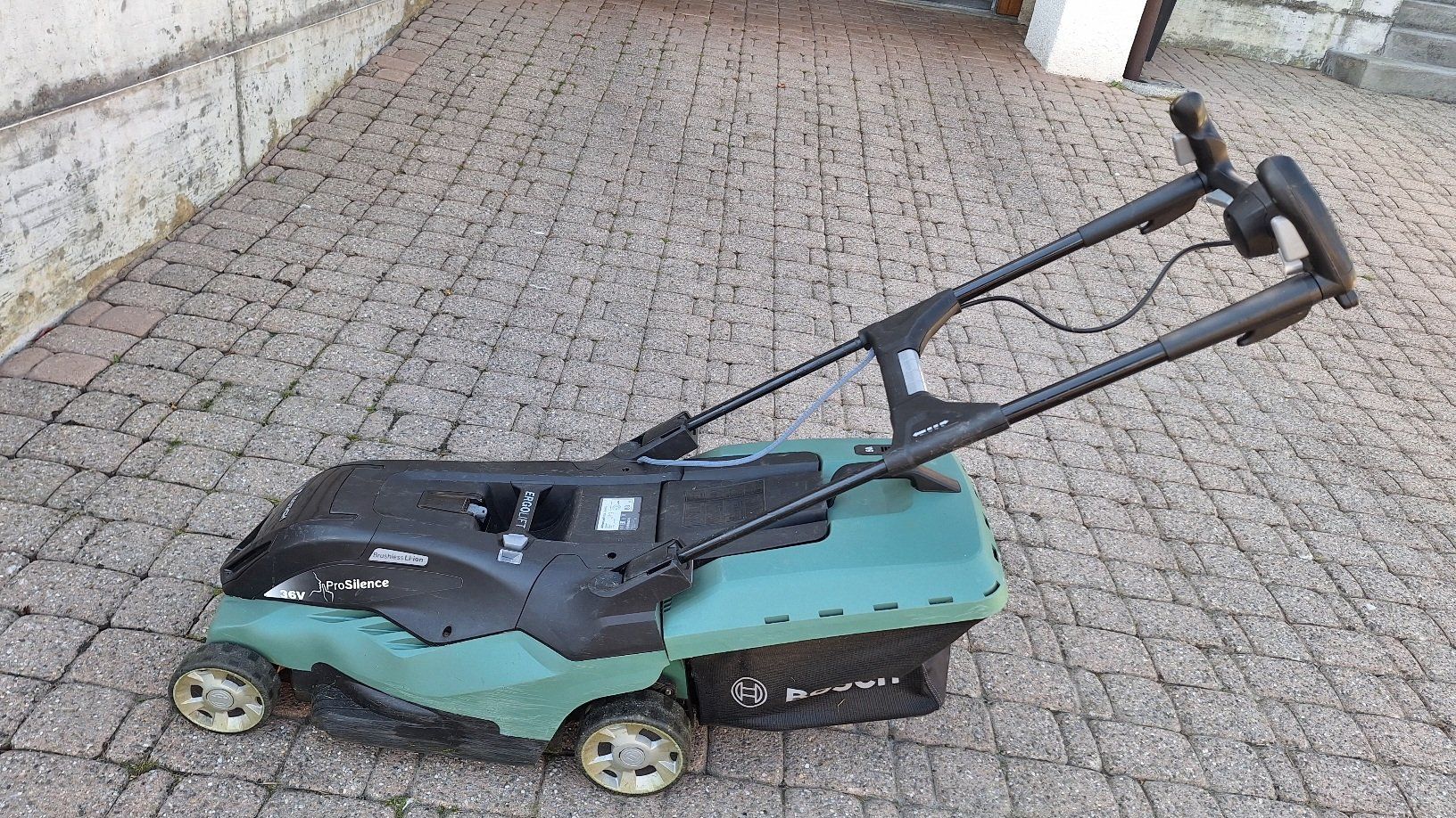 Bosch Tagliaerba: Rasenmäher Bosch AdvancedRotak 36-660 ProSilence – Usato da Selzach venduto da Witischnufeli_9419 1