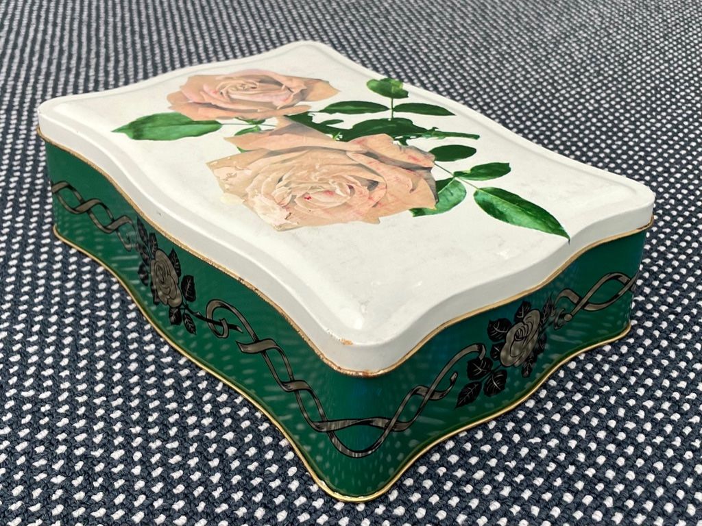 AluBox Barattoli: Antike Blechdose mit Rosen-Motiv - Vintage – Usato da Zürich venduto da Alot16 9