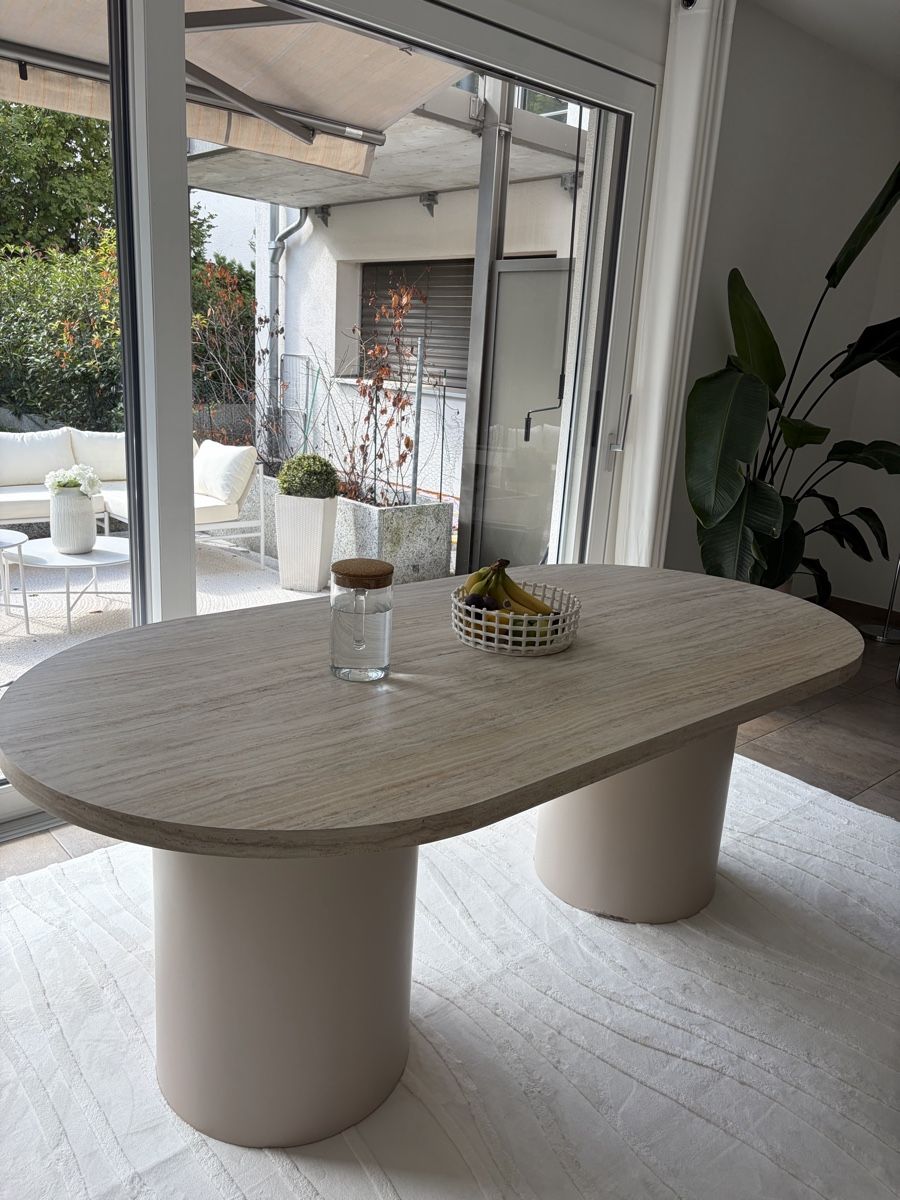 Tische: Esstisch oval Marmoroptik, 200x100cm – Gebraucht aus Biel/Bienne von Monroe222