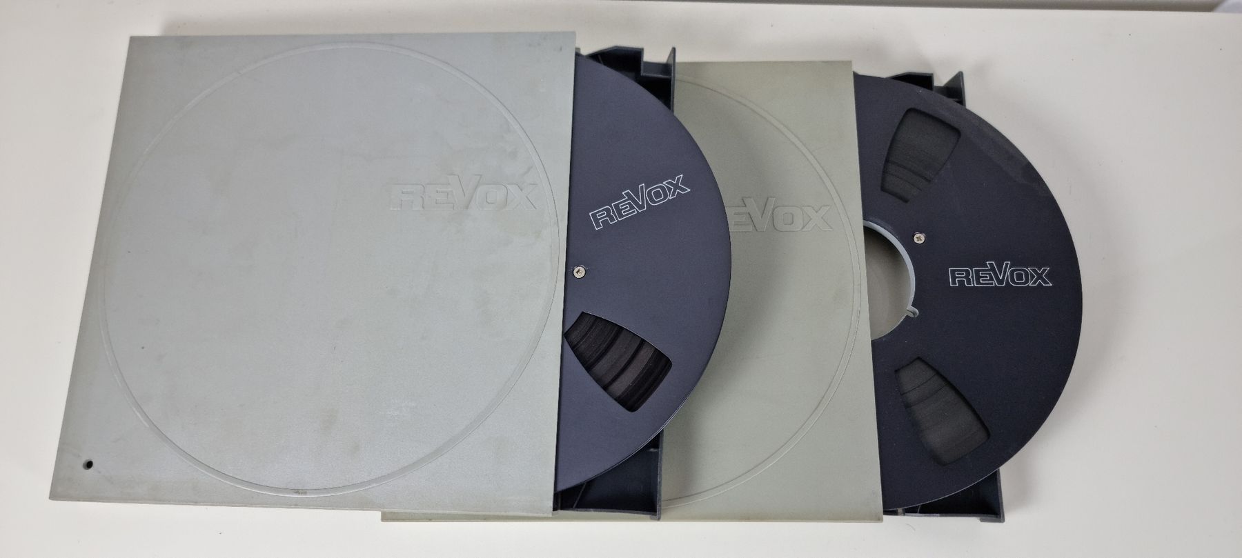 Revox Apparecchi a nastro: REVOX - ALUMINIUMSPULEN  SCHWARZ UND SILBER – Usato da Thun venduto da MP1211 2