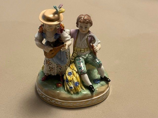Statuette: Statuetta in porcellana Dresda coppia – Usato da S. Pietro venduto da SORETOLO 1