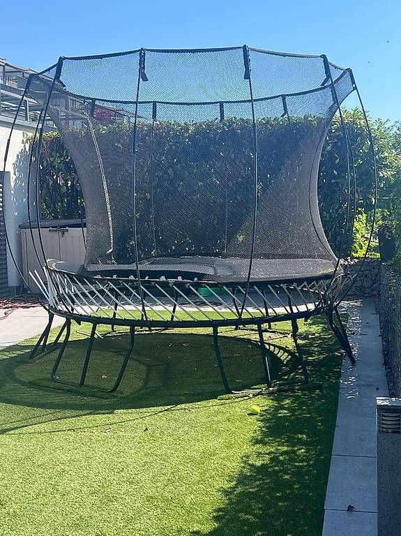 Springfree Trampoline: Springfree R79 - Basis und Stangen – Gebraucht aus Wilen b. Wollerau von ickyrus