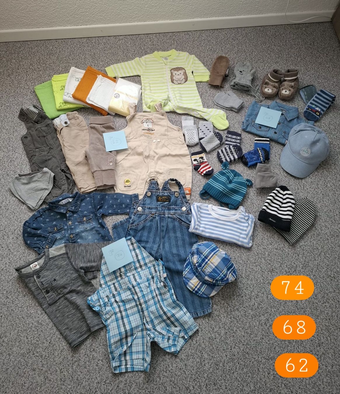 Lotti & Set di vestiti: Paket 34 Teile Gr. 62, 68, 74 – Usato da Huttwil venduto da Caro555