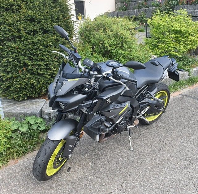 Yamaha Strada: Yamaha MT10 Farbe Grau Abholung in Hedingen – Usato da Hedingen venduto da Juniswiss 1
