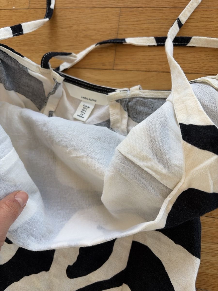 H&M Lotti di vestiti: 2 Leinen Sommerkleider mit Muster, Grösse 36, – Usato da Zürich venduto da ufe_f5q5 2